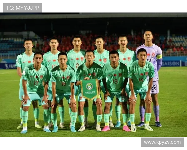 中国足球队成功晋级亚洲杯八强 展现出强劲实力与团队合作精神