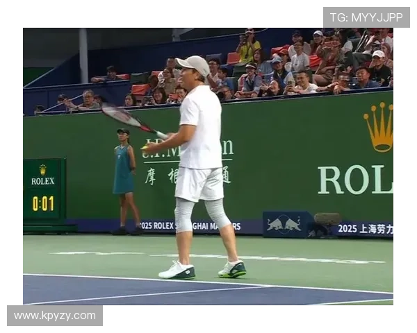 新一届网球大师赛落幕 多位新星崭露头角力压群雄