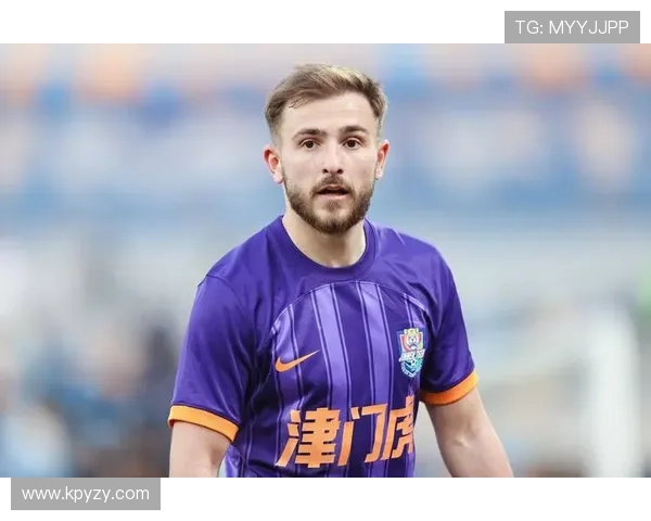 足球超级联赛最新动态：顶级球星转会风波引爆赛季前期焦点